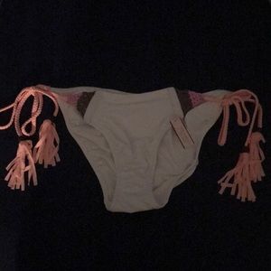 NWOT Victoria’s Secret bikini bottoms